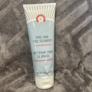 New First Aid Beauty Pure Skin Face Cleanser 226g‎ (8 oz)